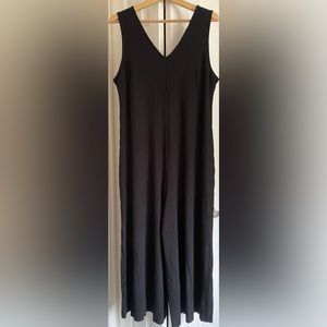 Cale’ Jumpsuit ribbed Vneck wide leg XL black